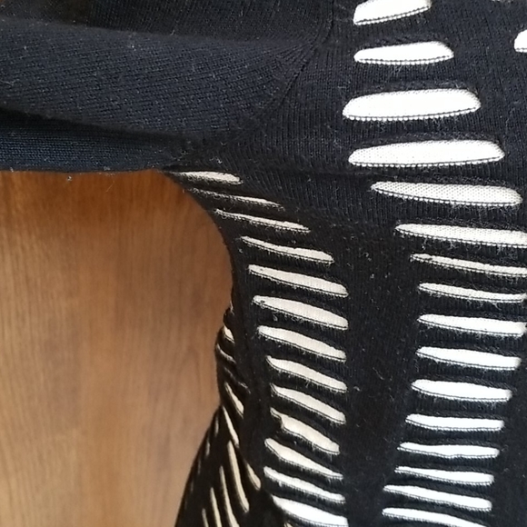 Express sweater - Picture 2 of 4